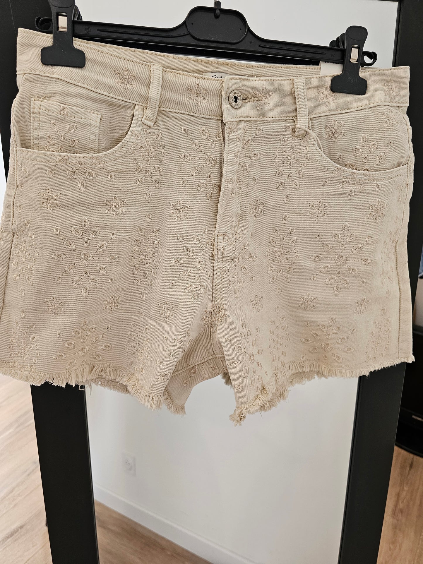 Short broderies plusieurs coloris
