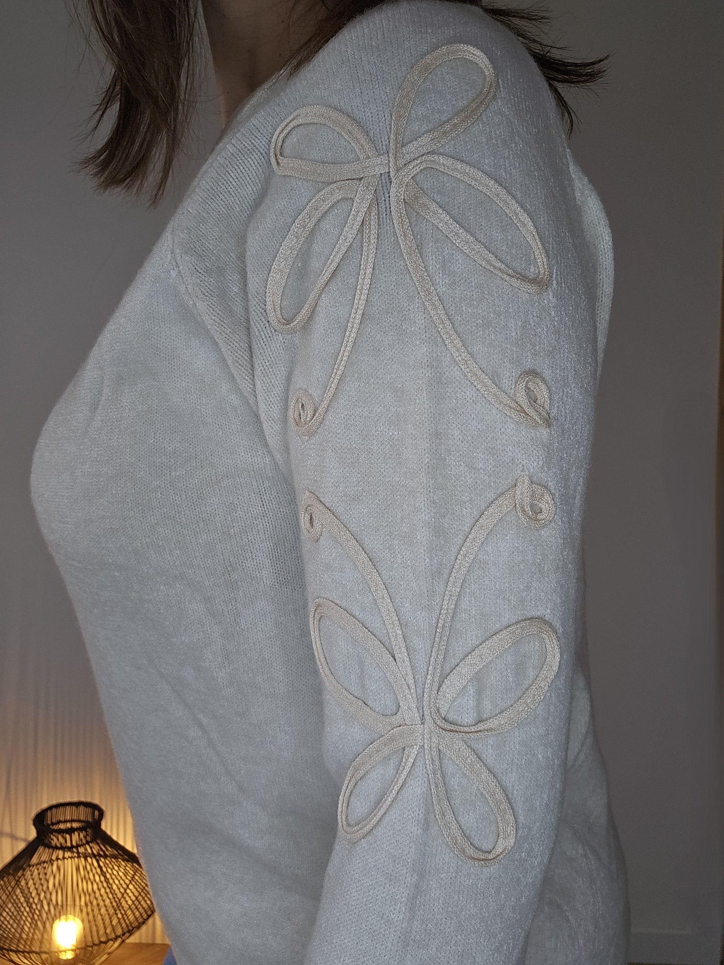 Pull maille à broderie fleurs