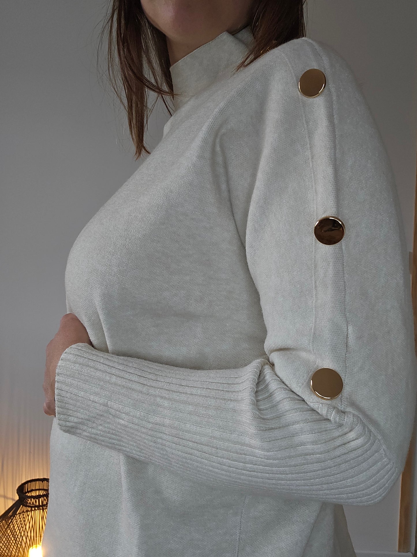 Pull ample, boutons épaules