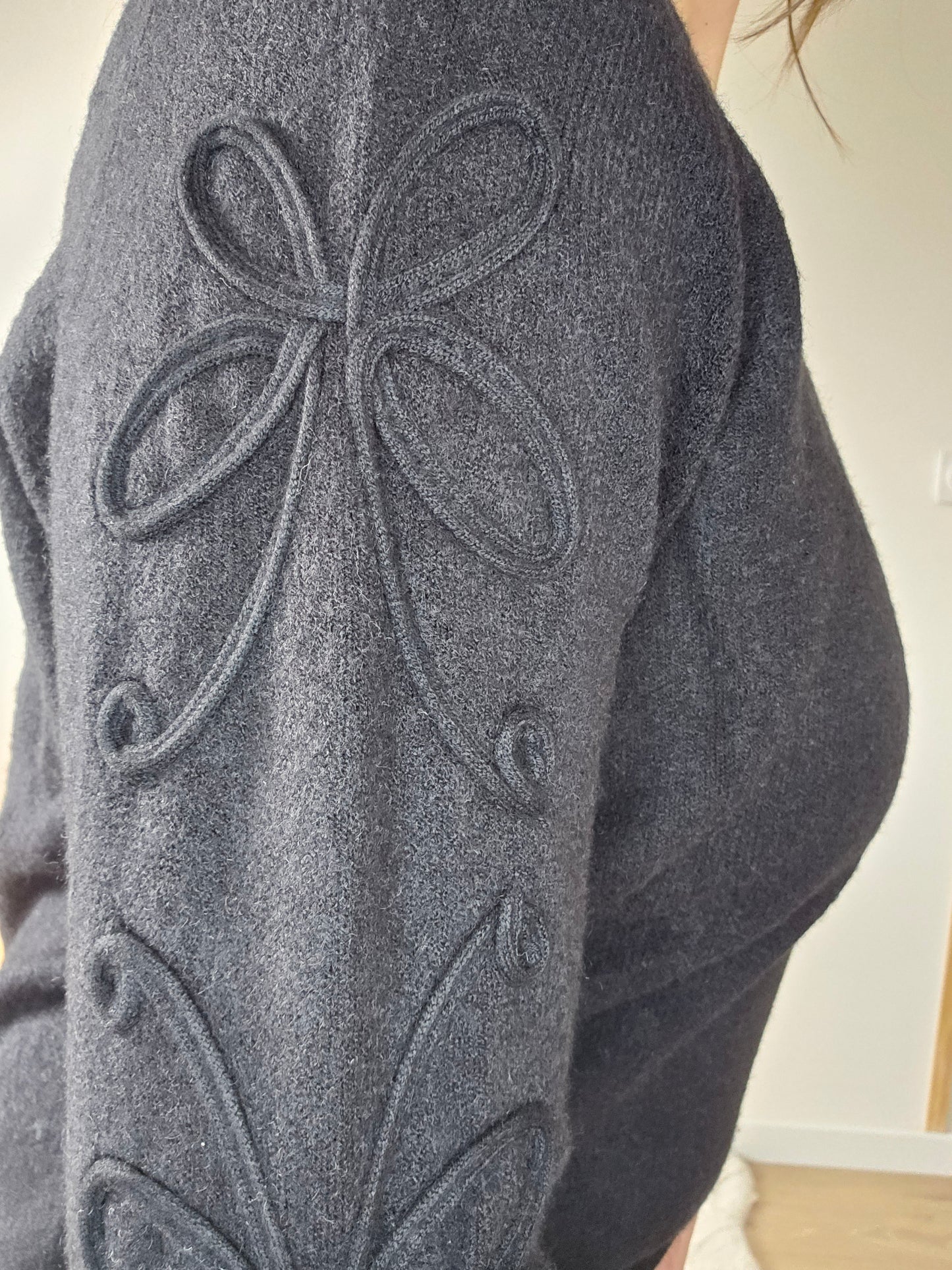Pull maille à broderie fleurs
