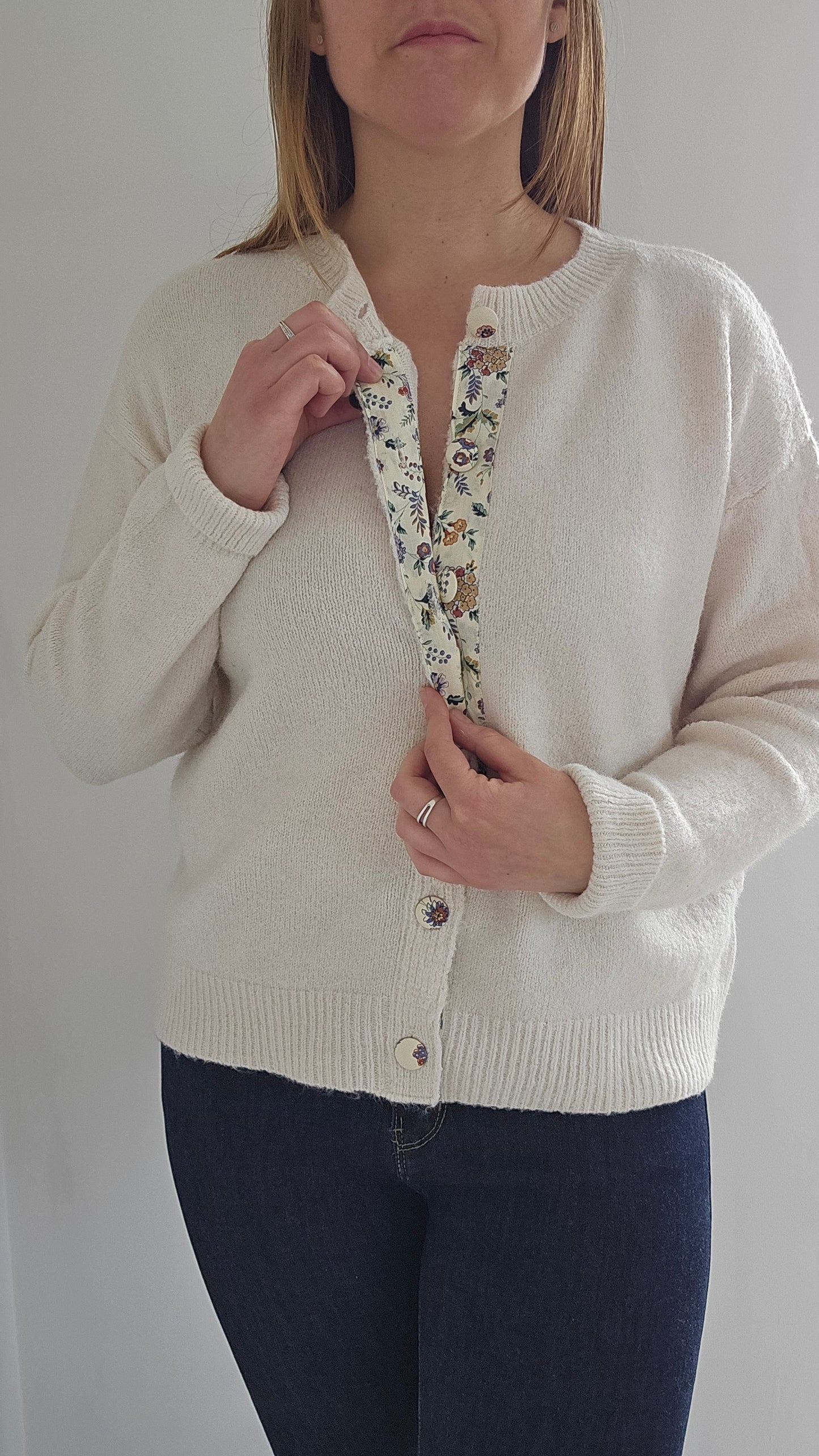 Gilet beige détail fleuris