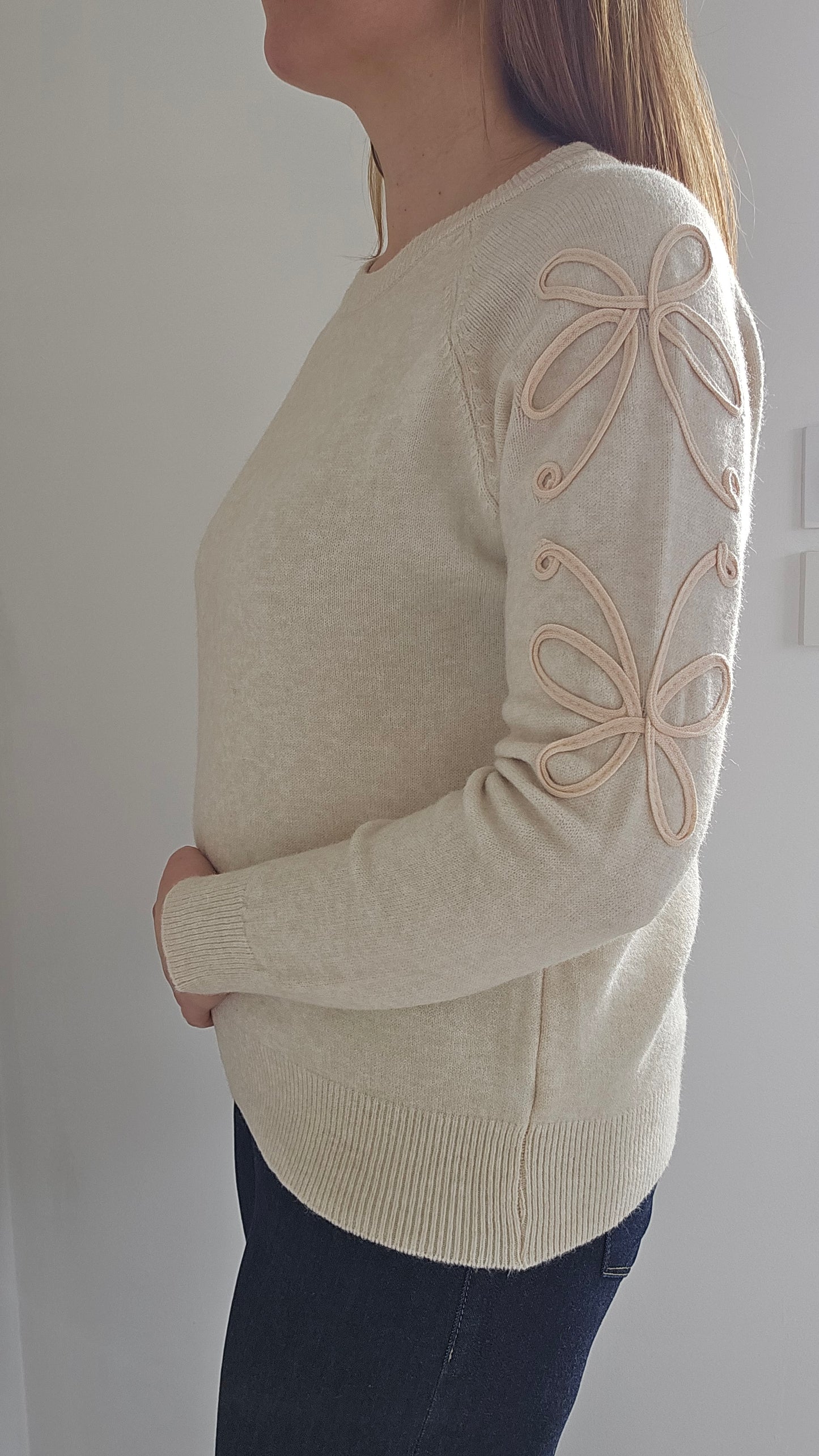 Pull maille à broderie fleurs